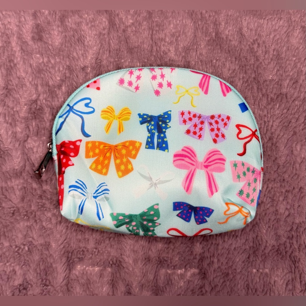 Colorful Bow Pattern Pouch